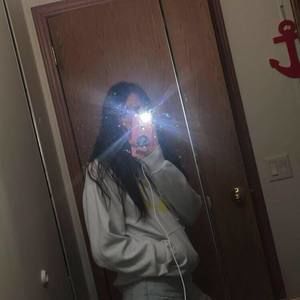 Meet your Posher, Jasmin